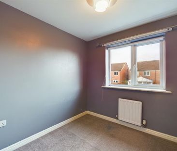 3 bedroom end of terrace house to rent - Photo 2