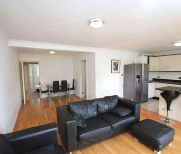 3 bedroom flat to rent - Photo 1