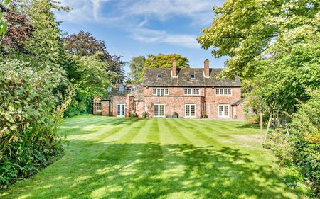 Superb contemporary gated home with gym, sauna, and fabulous south facing gardens, well located on the outskirts of Wilmslow and Alderley edge. - Photo 3