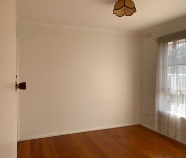 Family Home in Quiet Court - Photo 4