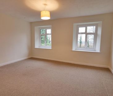 4 bedroom semi-detached house to rent - Photo 3