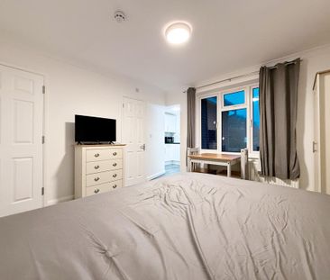 Studio to rent - Photo 2