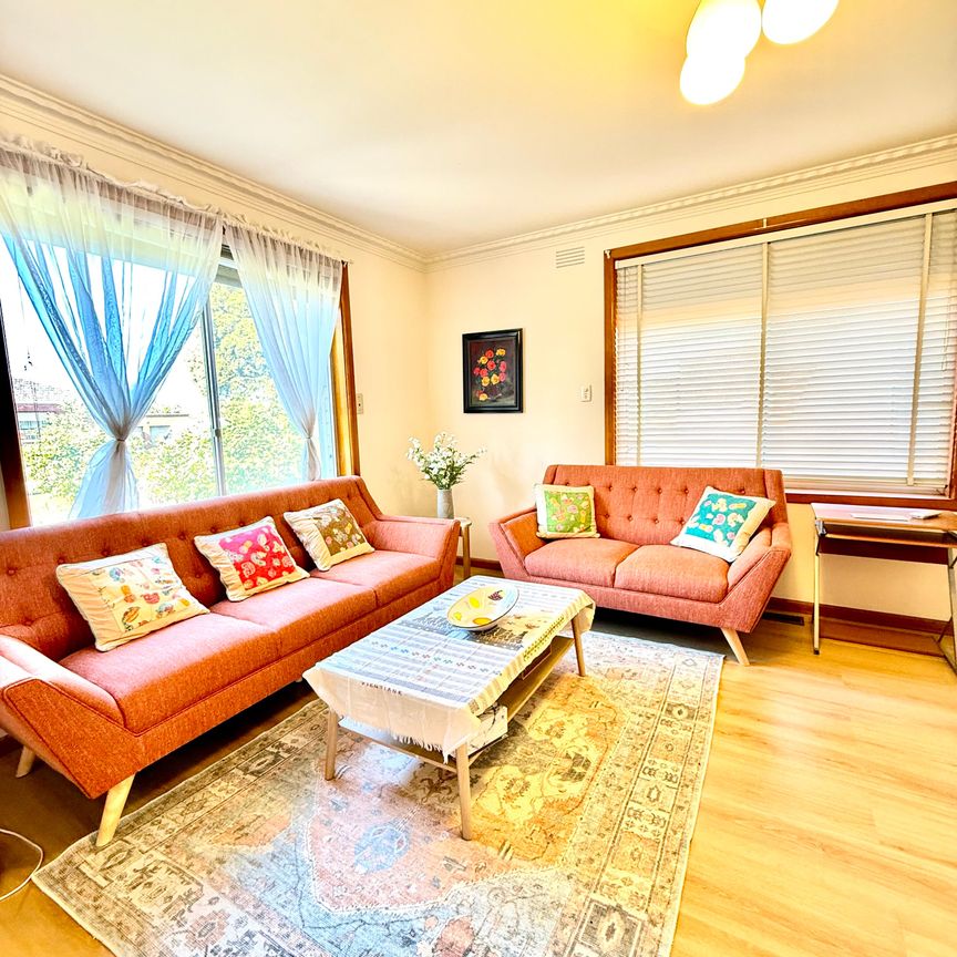 Thomastown - Photo 1