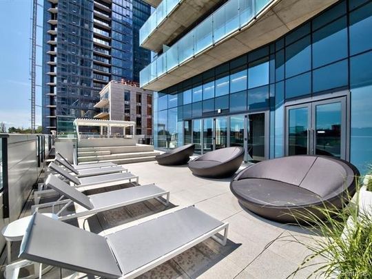 1188 Rue St Antoine O. - Photo 1