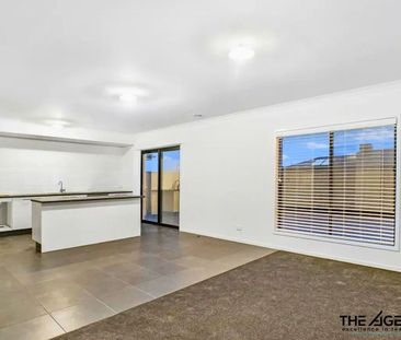 Stunning Double-Storey Family Home in Truganina - Photo 3