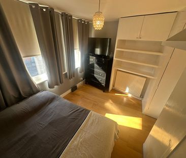 Room in a Shared Flat, Burnley Road, NW10 - Photo 4