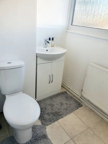 Room in a Shared Flat, Plaistow Road, E15 - Photo 2