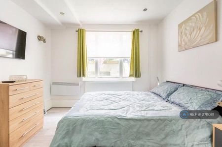 1 bedroom flat to rent - Photo 4