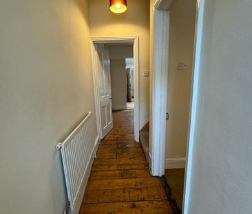 2 bedroom terraced house to rent - Photo 2