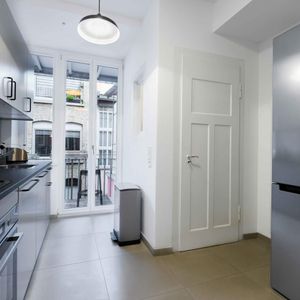 Stuttgart | Private room | Modern design near Rathaus - Photo 2