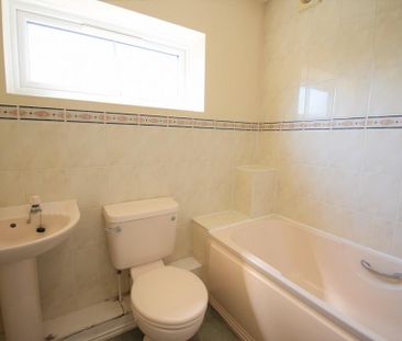 2 bedroom semi-detached house to rent - Photo 6