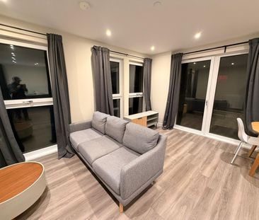 2 Bed Flat, Green Ferry Way, E17 - Photo 1