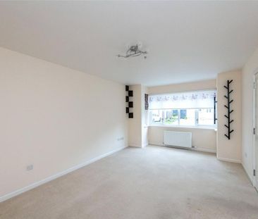 4 bedroom detached house to rent - Photo 2