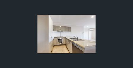 Modern 2-Bedroom, 2-Bathroom Unit with Balcony – Central Location! - Photo 2