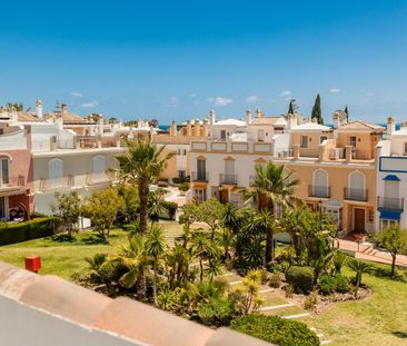 Townhouse in Bahía de Marbella - Photo 4
