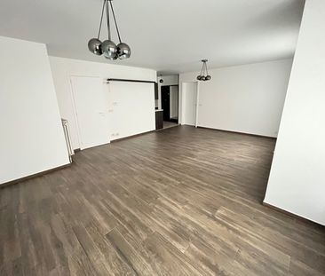 Verhuur appartement 3 kamers, 123m² - Photo 2