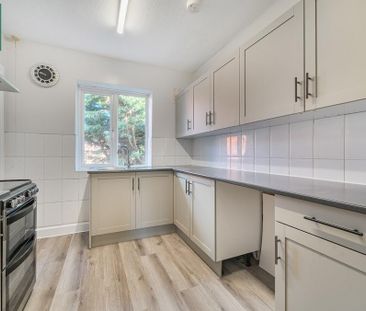 3 bedroom flat to rent - Photo 5