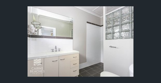 Fully Furnished Beachside Home! - Photo 1