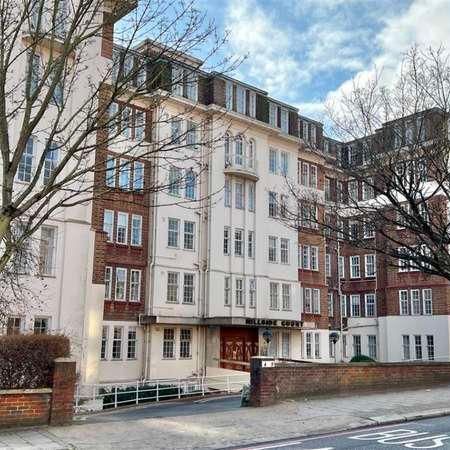 Hillside Court, Finchley Rd, London, NW3 - Photo 1