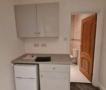 Studio to rent - Photo 6