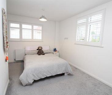 4 bedroom semi-detached house to rent - Photo 6