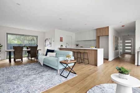 Location & Luxury - Photo 5