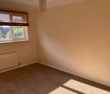 4 bedroom detached house to rent - Photo 3