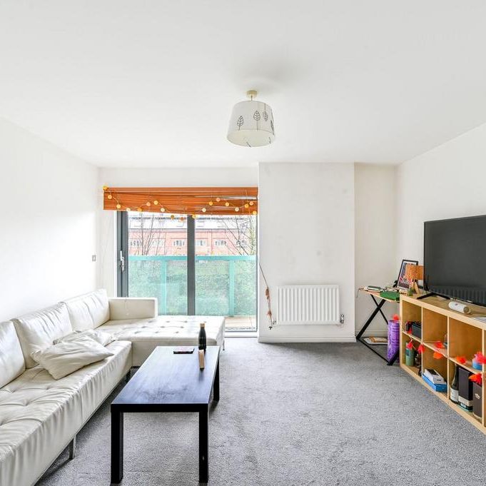 1 bedroom flat to rent - Photo 1