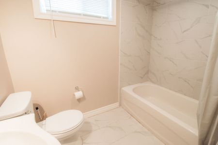 Spacious and Private 2-Bedroom Apartment in Welland! - Photo 3