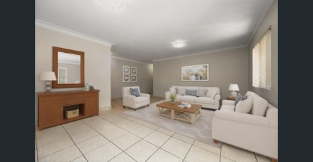 MODERN THREE-BEDROOM UNIT IN CONVENIENT WESTMEAD LOCATION - Photo 4