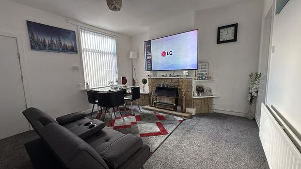 3 bedroom terraced house to rent - Photo 1