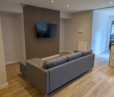 2 Bed Flat, Victoria Road, LS6 - Photo 6