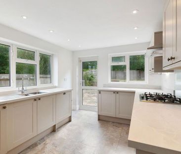 5 bedroom semi-detached house to rent - Photo 6