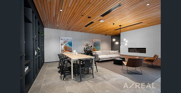 Modern Two-Bedroom Apartment Offering Comfort and Convenience - Photo 1