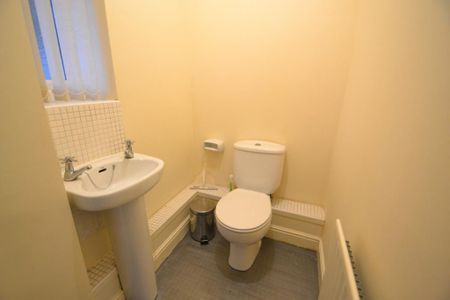 4 bedroom terraced house to rent - Photo 3