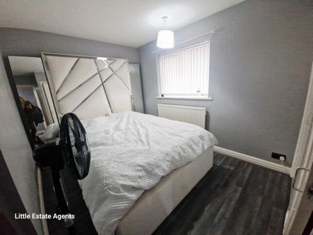 3 bedroom end of terrace house to rent - Photo 4