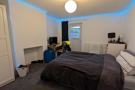 5 bedroom semi-detached house to rent - Photo 5