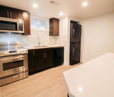 ** NEWLY RENOVATED ** 1 BEDROOM LOWER UNIT IN WELLAND!! - Photo 6