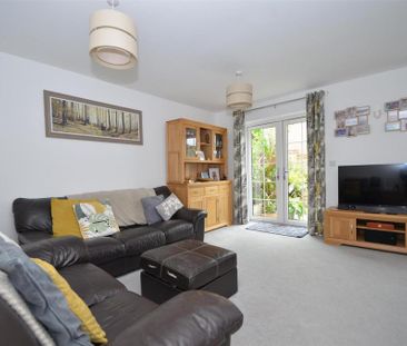 3 bedroom end of terrace house to rent - Photo 3