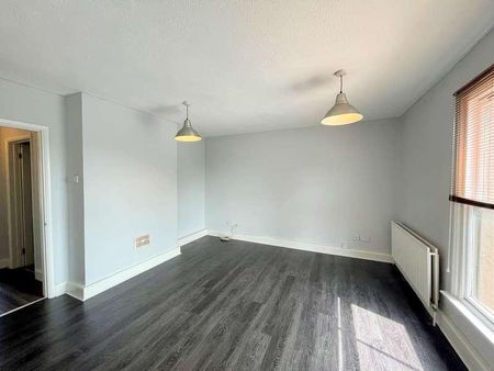 Brighton Road, Redhill, RH1 - Photo 2
