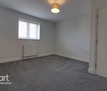 4 bedroom detached house to rent - Photo 3