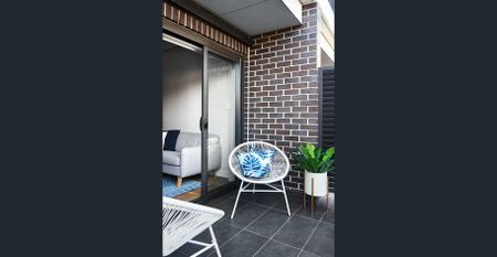 Stylish Studio Living with Courtyard Charm! - Photo 4