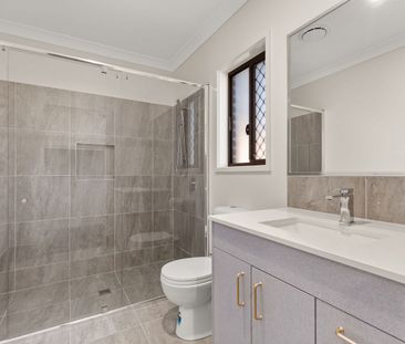 Stunning Family Home, 4 bed + study! - Photo 4