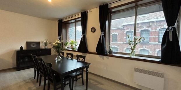 Appartement te huur in Péruwelz voor € 575 met 2 slaapkamers - Foto 1