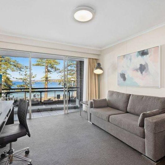 "GRANDE ESPLANADE" MANLY - FULLY FURNISHED APARTMENT - HOLIDAY & SHORT TERM RENTAL OK - Photo 1