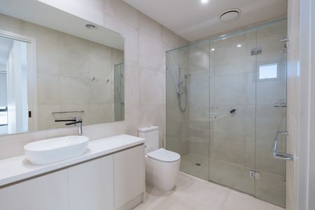 4A Adrienne Crescent, Mount Waverley VIC 3149 - House For Rent | Domain - Photo 2