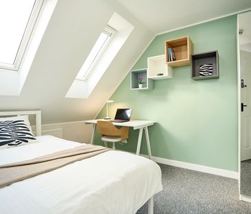 5 Bed Semi-Detached House, College Way, BS34 - Photo 3