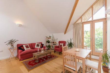 2 bedroom flat to rent - Photo 2