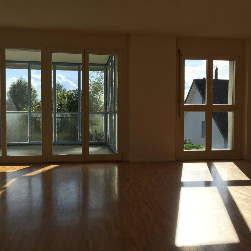 Sunny 4.5-room apartment on the ground floor is waiting for you! - Foto 1