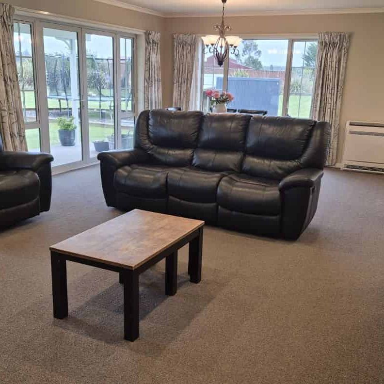 4 BEDROOMS - Photo 1